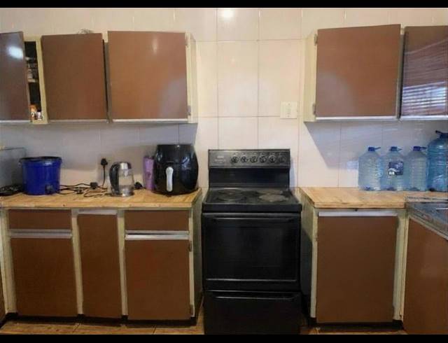 2 BEDROOM FLAT FOR SALE IN VEREENIGING CENTRAL